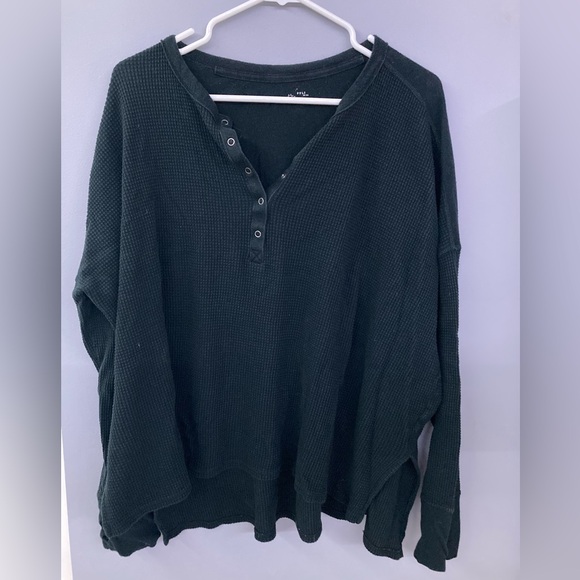 Offline by Aerie Wow! Black Waffle Knit Henley Top - Picture 3 of 6
